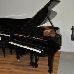 Steinway & Sons O-180