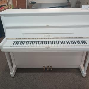 Feurich Modell 121