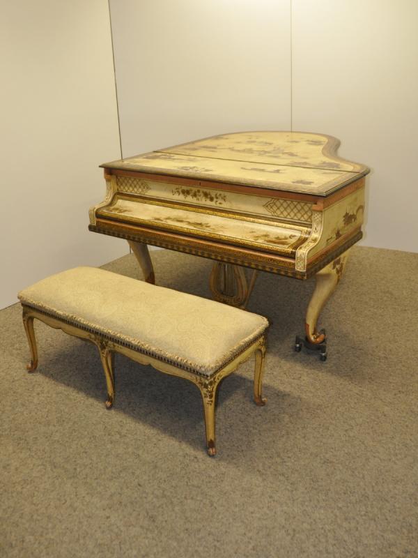 Steinway & Sons M-170